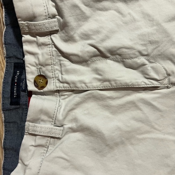 Tommy Hilfiger Denim Shorts Buttoned Back Pockets - Picture 2 of 11